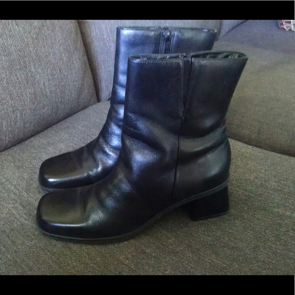 naturalizer boot